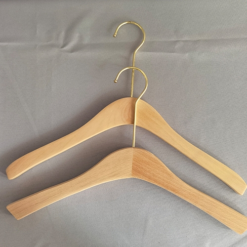Specifications of wooden hangers